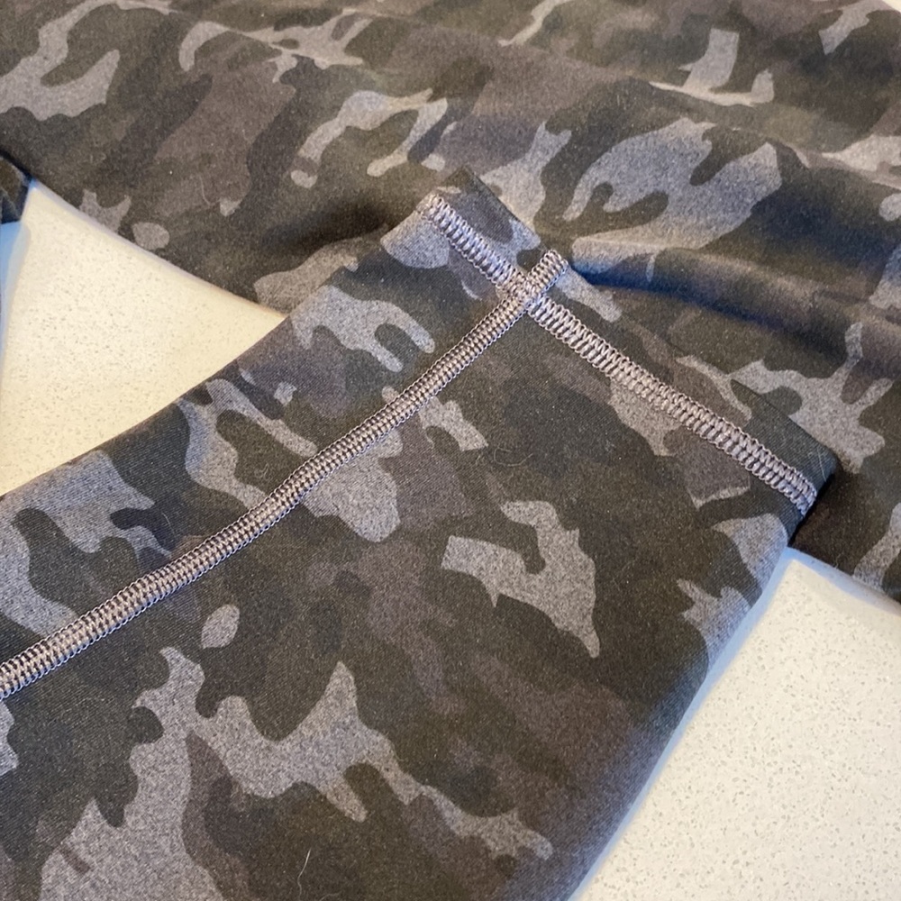 Fabletics legging - Picture 3 of 5